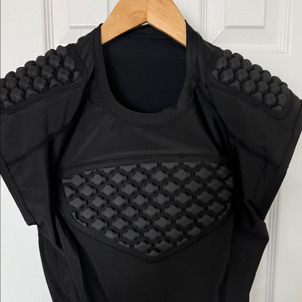TUOYR Men’s Football Padded Shirt - Compression Adult Vest - Protective - Picture 2 of 16